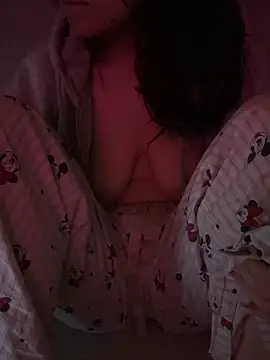 sofiaklf69  online show from February 17, 2025, 9:32 pm