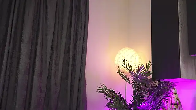 amiraroshen online show from September 22, 2025, 6:47 pm