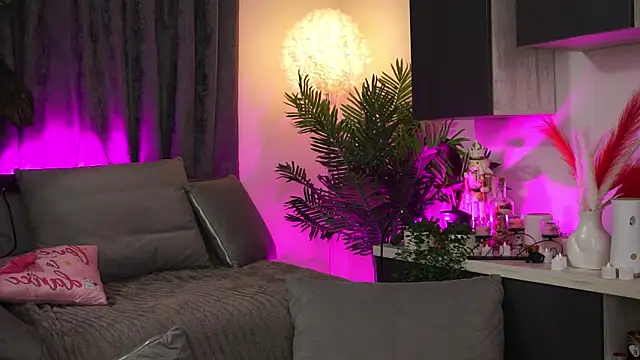 amiraroshen online show from February 21, 2025, 1:55 am