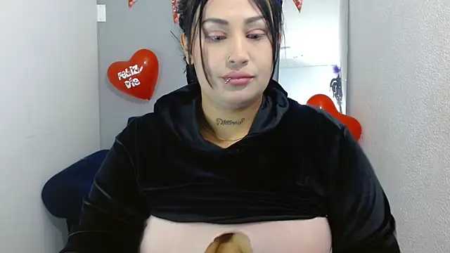 Snapshot of brittanysexhot chatting on February 17, 2025, 2:38 pm brittanysexhot online show from February 17, 2025, 2:38 pm