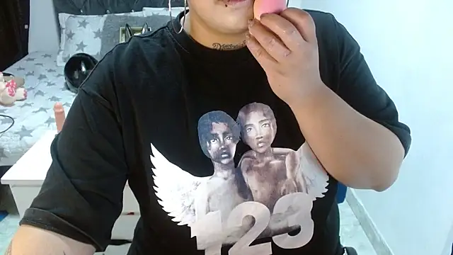 Snapshot of brittanysexhot chatting on November 25, 2025, 3:23 pm brittanysexhot online show from November 25, 2025, 3:23 pm