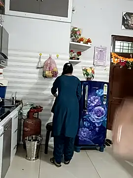 Best-Couple online show from March 12, 2025, 8:51 am