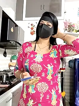 Best-Couple online show from April 14, 2026, 3:00 am