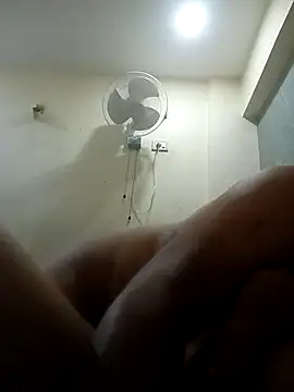 jemes21in online show from November 19, 2025, 9:42 am