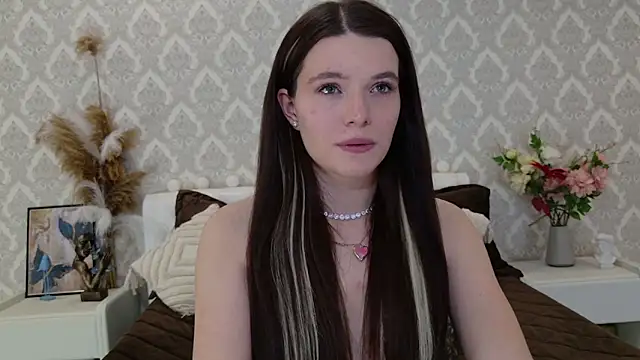 Nellie Medina online show from March 4, 2025, 2:27 am