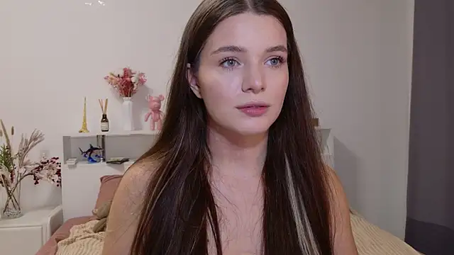 Nellie Medina online show from September 29, 2025, 8:03 pm