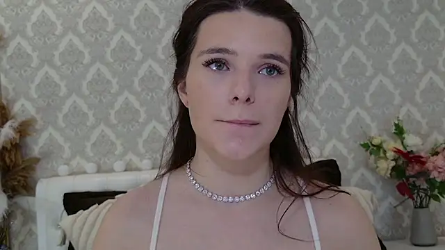 Nellie Medina online show from March 12, 2025, 8:41 pm