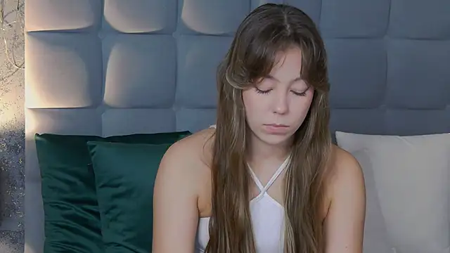 TheEmma online show from February 8, 2026, 1:53 pm