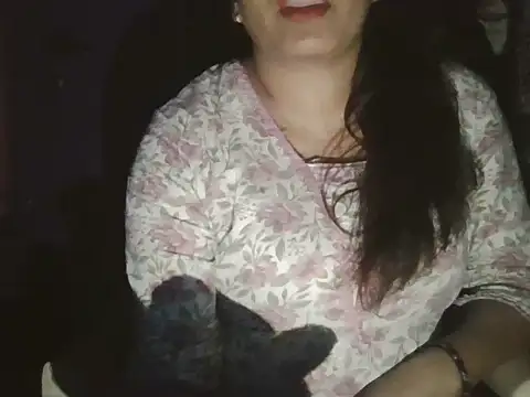 Hot-shanvi online show from April 16, 2026, 5:03 pm