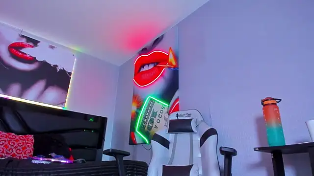 AlexaWatson  online show from February 10, 2025, 7:07 pm