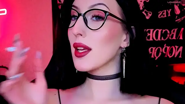 Snapshot of Miss_Alice__ chatting on May 3, 2026, 11:52 pm Miss Alice online show from May 3, 2026, 11:52 pm