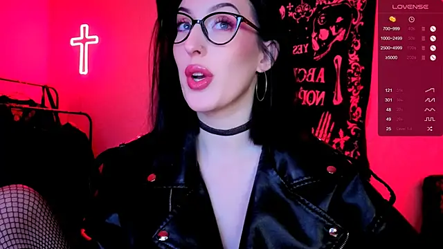 Miss Alice   online show from October 5, 2025, 12:45 am