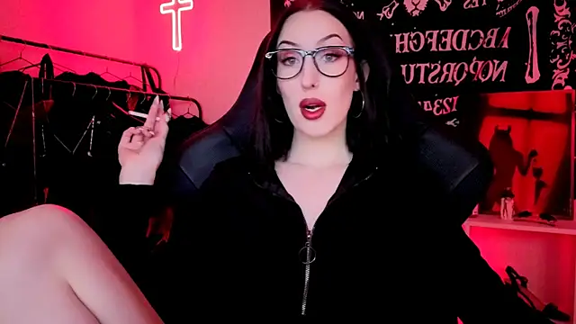 Snapshot of Miss_Alice__ chatting on May 13, 2026, 12:17 am Miss Alice online show from May 13, 2026, 12:17 am