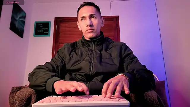 Joylopez fit online show from April 15, 2026, 11:05 am