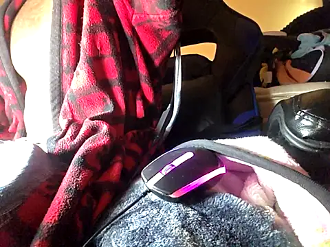 Snapshot of dominatingblacklove chatting on September 13, 2025, 10:43 pm dominatingblacklove online show from September 13, 2025, 10:43 pm