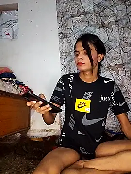 Enna Zarza  online show from October 7, 2025, 6:14 am