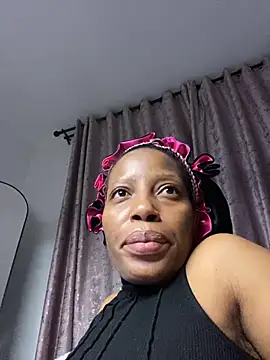 Thando04 online show from November 19, 2025, 7:36 pm