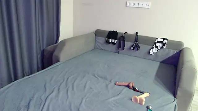 blaire  18 online show from February 16, 2025, 4:53 pm