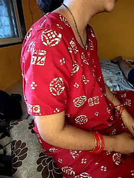 lovelygirl4567 online show from October 6, 2025, 3:51 am