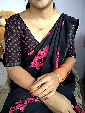 lovelygirl4567 online show from November 19, 2025, 5:18 am