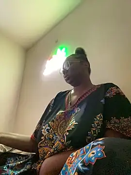 Snapshot of DamnBubbles chatting on March 13, 2026, 10:37 pm DamnBubbles online show from March 13, 2026, 10:37 pm