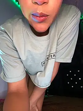 Snapshot of bronwgirl69 chatting on November 23, 2025, 9:25 pm bronwgirl69 online show from November 23, 2025, 9:25 pm