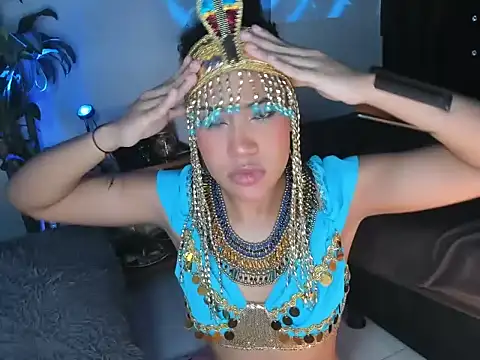 Snapshot of bronwgirl69 chatting on October 19, 2025, 7:49 pm bronwgirl69 online show from October 19, 2025, 7:49 pm