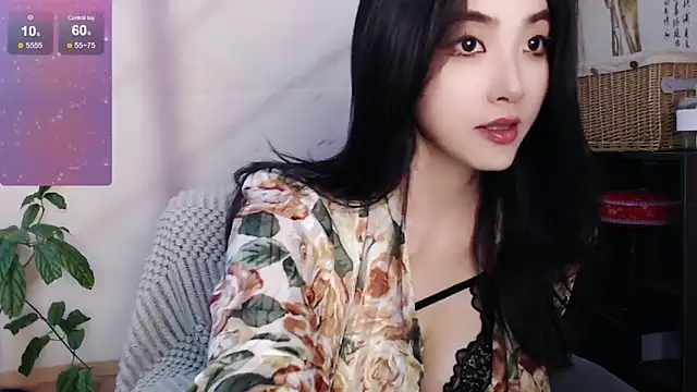 xiaotiantian-76 online show from September 18, 2025, 2:58 am