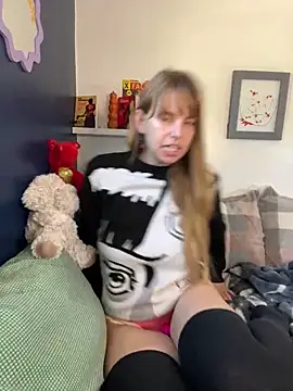 thigh hi online show from January 9, 2025, 5:33 pm