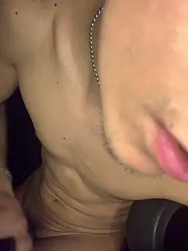 gabrielzinnnn085 online show from October 3, 2025, 2:15 am