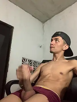 gabrielzinnnn085 online show from August 3, 2026, 10:36 pm