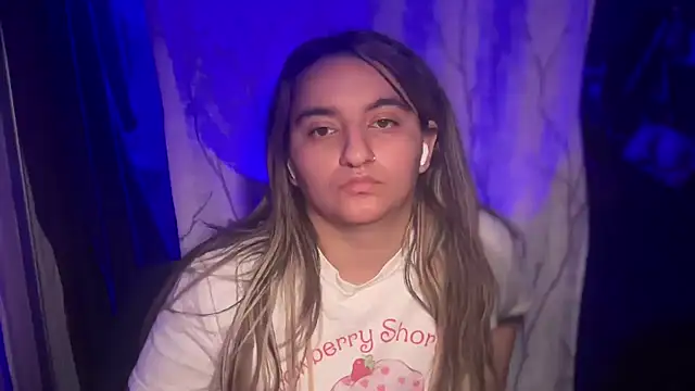 mamifresita online show from December 3, 2025, 9:20 am