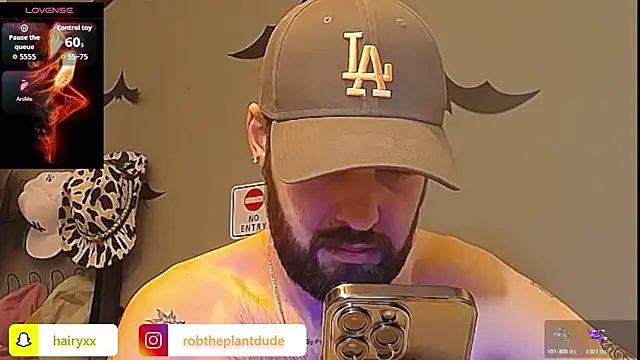 HairyRobxxx online show from February 2, 2026, 6:40 pm