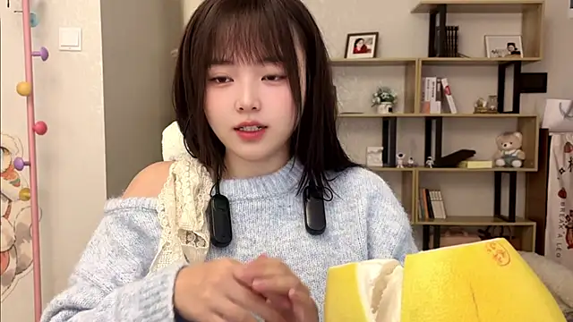 Chenjing0 online show from October 23, 2025, 2:54 am