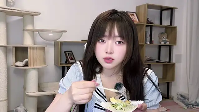 Chenjing0 online show from May 27, 2026, 12:34 pm