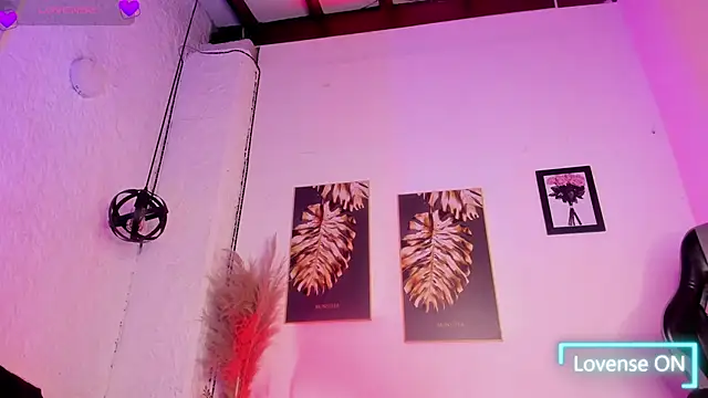 Scarlet lace online show from November 2, 2025, 12:43 pm