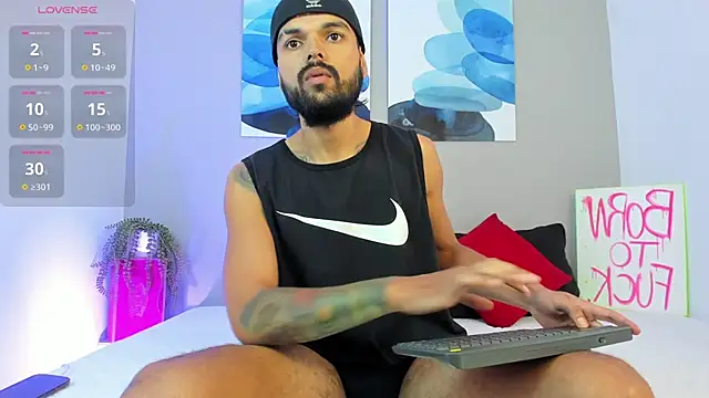 Snapshot of Emilio_Wolf chatting on February 15, 2025, 6:12 pm Emilio Wolf online show from February 15, 2025, 6:12 pm