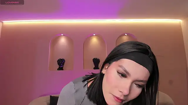 Snapshot of NiaSalvatore chatting on September 23, 2025, 8:38 pm NiaSalvatore online show from September 23, 2025, 8:38 pm