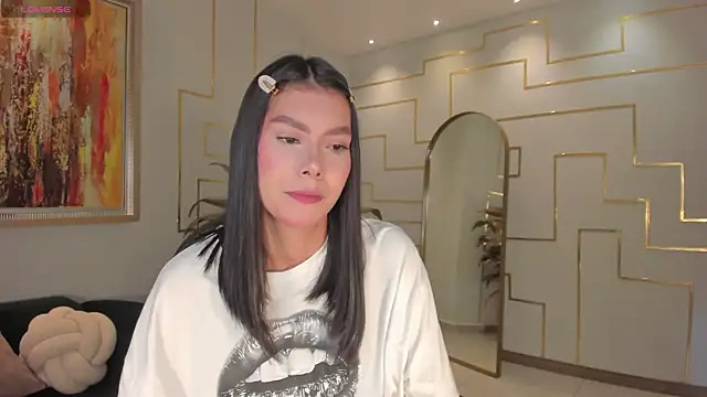 NiaSalvatore online show from February 28, 2026, 2:33 am