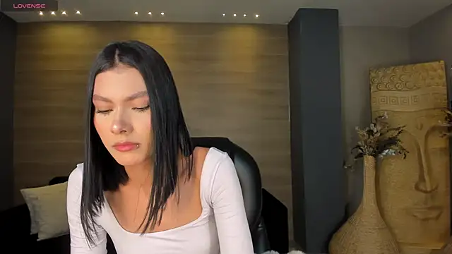 Snapshot of NiaSalvatore chatting on September 18, 2025, 11:24 am NiaSalvatore online show from September 18, 2025, 11:24 am