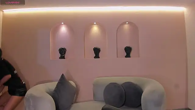 Snapshot of NiaSalvatore chatting on September 22, 2025, 7:20 pm NiaSalvatore online show from September 22, 2025, 7:20 pm