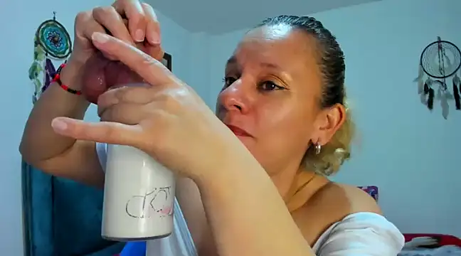 sofi saliva2511 online show from March 12, 2025, 6:43 pm