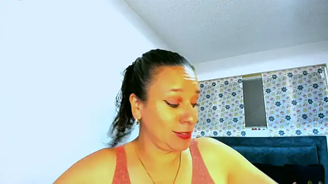 sofi saliva2511 online show from October 7, 2025, 7:37 pm