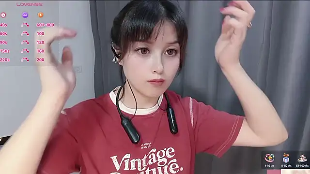 Lucky-xiuxiu online show from October 10, 2025, 4:41 pm