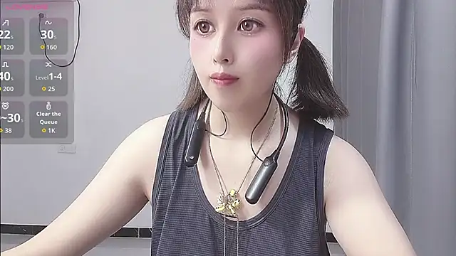 Lucky-xiuxiu online show from September 29, 2025, 1:06 pm