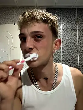 verici34 online show from November 9, 2025, 3:16 pm