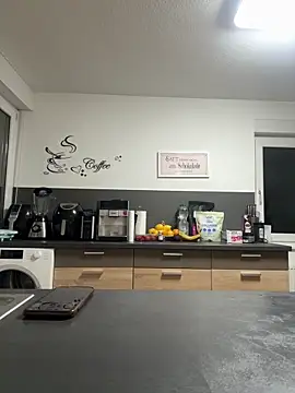 Mia-Fuchs online show from February 11, 2026, 5:13 pm