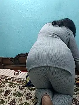  MilkyBar online show from December 2, 2025, 4:30 pm