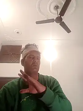 MAGNETICDADDY8 online show from March 15, 2025, 6:32 pm