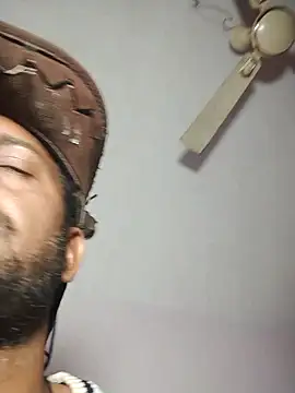 MAGNETICDADDY8 online show from November 7, 2025, 9:08 pm